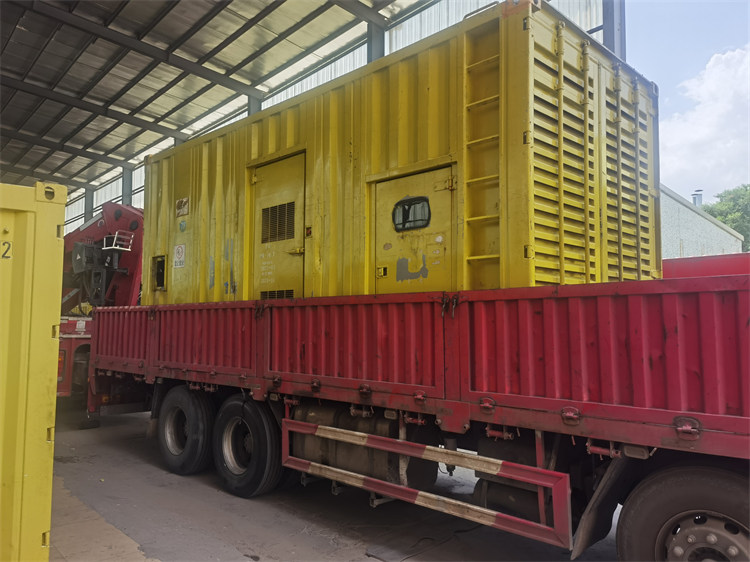 發(fā)動(dòng)機(jī)的飛輪